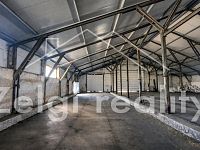 Průjezdová skladová hala s 6 vraty a průjezdem – Zaječí