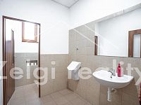 Moderní multifunkční prostory 291 m² v uzavřeném areálu – rampa + parkování - _DSC4274-HDR.jpg