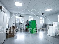 Moderní multifunkční prostory 291 m² v uzavřeném areálu – rampa + parkování - _DSC4289-HDR.jpg