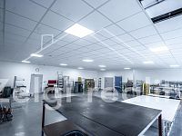 Moderní multifunkční prostory 291 m² v uzavřeném areálu – rampa + parkování - _DSC4294-HDR.jpg