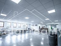 Moderní multifunkční prostory 291 m² v uzavřeném areálu – rampa + parkování