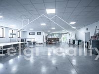 Moderní multifunkční prostory 291 m² v uzavřeném areálu – rampa + parkování