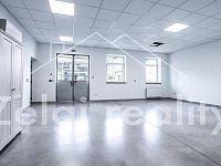 Moderní multifunkční prostory 291 m² v uzavřeném areálu – rampa + parkování - e6e80d1f-51bd-47eb-ab00-16305319e295.jpg