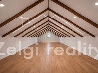 Pronájem komerčního objektu v Miloticích 994 m2 - možnost úpravy podle představ - Podkrovi╠ü.jpg