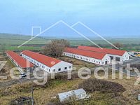Pronájem komerčního objektu v Miloticích 1100 m2 - možnost úpravy podle vašich představ