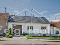 Vytvořte si vysněný domov: dům s velkou zahradou a možností rozšíření až na 6+1 ve Starém Poddvorově - grok-image-c82c00e6-325d-4463-9be3-0d58de5f7032.jpg