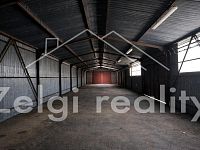 Pronájem skladové / výrobní haly 220 m² – 2 rampy, čelní nájezd, 380 V - c0fd7257-37ce-4246-b021-2b94d9c48e2d.jpg