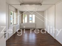 Břeclav – Kancelářské prostory 228 m² v zabezpečeném areálu - d773db8b-abb3-4e65-b148-56b5dfe44770.jpg