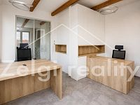 Moderní rohová kancelář 19 m² s výhledem | Velké Pavlovice