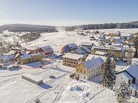 NOVÝ LUXUSNĚ VYBAVENÝ MEZONETOVÝ APARTMÁN V CENTRU KVILDY -  NÁRODNÍ PARK ŠUMAVA - DJI_0021_web 11.jpg