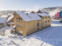 NOVÝ LUXUSNĚ VYBAVENÝ MEZONETOVÝ APARTMÁN V CENTRU KVILDY -  NÁRODNÍ PARK ŠUMAVA - DJI_0030_web.jpg