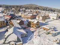 NOVÝ LUXUSNĚ VYBAVENÝ MEZONETOVÝ APARTMÁN V CENTRU KVILDY -  NÁRODNÍ PARK ŠUMAVA - DJI_0069_web 11.jpg