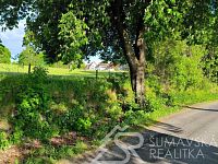 STAVEBNÍ POZEMEK NA OKRAJI KAŠPERSKÝCH HOR S NÁDHERNÝM VÝHLEDEM NA ŠUMAVU - 1747587650925.jpg