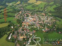 STAVEBNÍ POZEMEK NA OKRAJI KAŠPERSKÝCH HOR S NÁDHERNÝM VÝHLEDEM NA ŠUMAVU - kasperky 2.JPG