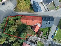 GOTICKÝ MĚŠTANSKÝ DŮM SE ZAHRADOU-BLÍZKO MALEBNÉHO NÁMĚSTÍ  –  KAŠPERSKÉ HORY - DJI_3.jpg