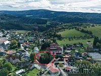 GOTICKÝ MĚŠTANSKÝ DŮM SE ZAHRADOU-BLÍZKO MALEBNÉHO NÁMĚSTÍ  –  KAŠPERSKÉ HORY - DJI_4.jpg