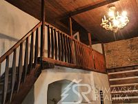 GOTICKÝ MĚŠTANSKÝ DŮM SE ZAHRADOU-BLÍZKO MALEBNÉHO NÁMĚSTÍ  –  KAŠPERSKÉ HORY - P1160730.JPG