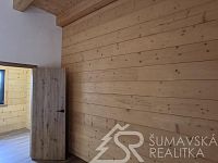 NOVOSTAVBA S GARÁŽÍ - VÝJIMEČNĚ PŘÍVĚTIVÉ MÍSTO NA ÚBOČÍ JAVORNÍKU–ROHANOV, CENTRÁLNÍ ŠUMAVA - 1743513558442.jpg