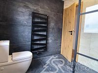 NOVOSTAVBA S GARÁŽÍ - VÝJIMEČNĚ PŘÍVĚTIVÉ MÍSTO NA ÚBOČÍ JAVORNÍKU–ROHANOV, CENTRÁLNÍ ŠUMAVA - 1743513600775.jpg