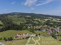 NOVOSTAVBA RODINNÉHO DOMU NA ÚBOČÍ JAVORNÍKU – ROHANOV, CENTRÁLNÍ ŠUMAVA - DJI_0092 S.jpg