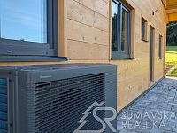 NOVOSTAVBA RODINNÉHO DOMU NA ÚBOČÍ JAVORNÍKU – ROHANOV, CENTRÁLNÍ ŠUMAVA - PXL_20251014_140042634.jpg