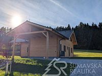 NOVOSTAVBA RODINNÉHO DOMU NA ÚBOČÍ JAVORNÍKU – ROHANOV, CENTRÁLNÍ ŠUMAVA