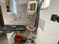 BÝVALÁ PRODEJNA POTRAVIN V OBCI ZBOROVY NA TAHU MEZI PLÁNICÍ A NALŽOVSKÝMI HORAMI - IMG_2836.jpg