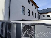 KOMFORTNĚ PLNĚ ZAŘÍZENÝ PROSVĚTLENÝ BYT V NOVÉM DOMĚ – JAVORNÁ – CHKO ŠUMAVA - 1696612197820.jpg