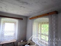 VĚTŠÍ DŮM NA ÚPATÍ  KRÁLOVSKÉHO KAMENE – ŠUMAVA - NICOV - 1748940103837.jpg