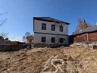 VĚTŠÍ DŮM NA ÚPATÍ  KRÁLOVSKÉHO KAMENE – ŠUMAVA - NICOV - PXL_20260305_133616176.jpg