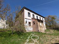 VĚTŠÍ DŮM NA ÚPATÍ  KRÁLOVSKÉHO KAMENE – ŠUMAVA - NICOV - PXL_20260426_122800446.jpg