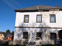 VĚTŠÍ DŮM NA ÚPATÍ  KRÁLOVSKÉHO KAMENE – ŠUMAVA - NICOV - PXL_20260427_065714769.jpg