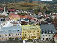 LUXUSNÍ APARTMÁN 4+1 PŘÍMO NA NÁMĚSTÍ V KAŠPERSKÝCH HORÁCH - 11.jpg