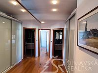 LUXUSNÍ APARTMÁN 4+1 PŘÍMO NA NÁMĚSTÍ V KAŠPERSKÝCH HORÁCH - 1697043069291.jpg