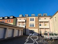 LUXUSNÍ APARTMÁN 4+1 PŘÍMO NA NÁMĚSTÍ V KAŠPERSKÝCH HORÁCH - 1698042770933.jpg