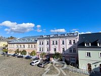 LUXUSNÍ APARTMÁN 4+1 PŘÍMO NA NÁMĚSTÍ V KAŠPERSKÝCH HORÁCH - 1698237921225.jpg