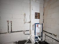 NOVÝ BYT 1+KK S VÝCHODNÍM BALKONEM A VÝHLEDEM NA ŠUMAVU-KAŠPERSKÉ HORY - PXL_20251003_101526416.jpg