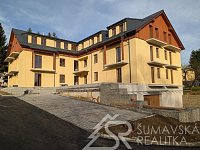 NOVÝ BYT 1+KK S VÝCHODNÍM BALKONEM A VÝHLEDEM NA ŠUMAVU-KAŠPERSKÉ HORY - PXL_20251209_125844726.MP.jpg