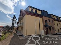 NOVÝ BYT 1+KK S VÝCHODNÍM BALKONEM A VÝHLEDEM NA ŠUMAVU-KAŠPERSKÉ HORY - PXL_20260325_113042026.jpg