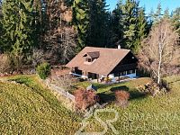 DŮM NA SMOTĚ U LESA S FANTASTICKÝM PANORAMATICKÝM VÝHLEDEM,  OSTRUŽNO NA ŠUMAVĚ