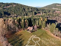 DŮM NA SMOTĚ U LESA S FANTASTICKÝM PANORAMATICKÝM VÝHLEDEM,  OSTRUŽNO NA ŠUMAVĚ - DJI_20251210101211_0267_D.JPG