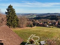 DŮM NA SMOTĚ U LESA S FANTASTICKÝM PANORAMATICKÝM VÝHLEDEM,  OSTRUŽNO NA ŠUMAVĚ - DJI_20251210101539_0280_D.JPG