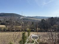 STAVEBNÍ POZEMEK S VÝHLEDEM NA ŠUMAVU O VÝMĚŘE 2272 m2, ZALUŽÍ U SUŠICE