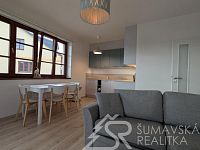 SLUNNÝ BYT 2+KK V NOVÉM BYTOVÉM DOMĚ V KAŠPERSKÝCH HORÁCH - PXL_20260207_124300851.jpg