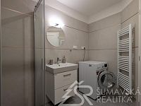 SLUNNÝ BYT 2+KK V NOVÉM BYTOVÉM DOMĚ V KAŠPERSKÝCH HORÁCH - PXL_20260207_125016682.jpg