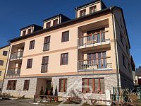 SLUNNÝ BYT 2+KK V NOVÉM BYTOVÉM DOMĚ V KAŠPERSKÝCH HORÁCH - PXL_20260210_083423580.MP.jpg