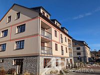 SLUNNÝ BYT 2+KK V NOVÉM BYTOVÉM DOMĚ V KAŠPERSKÝCH HORÁCH - PXL_20260210_083523650.MP.jpg