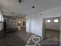 ZAVEDENÝ OBCHOD V CENTRU OBCE ŽIHOBCE - PXL_20260213_094417714.MP.jpg