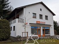 ZAVEDENÝ OBCHOD V CENTRU OBCE ŽIHOBCE