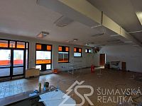 ZAVEDENÝ OBCHOD A FUNGUJÍCÍ RESTAURACE V CENTRU OBCE PŘEDSLAV - PXL_20260220_075816441.MP.jpg